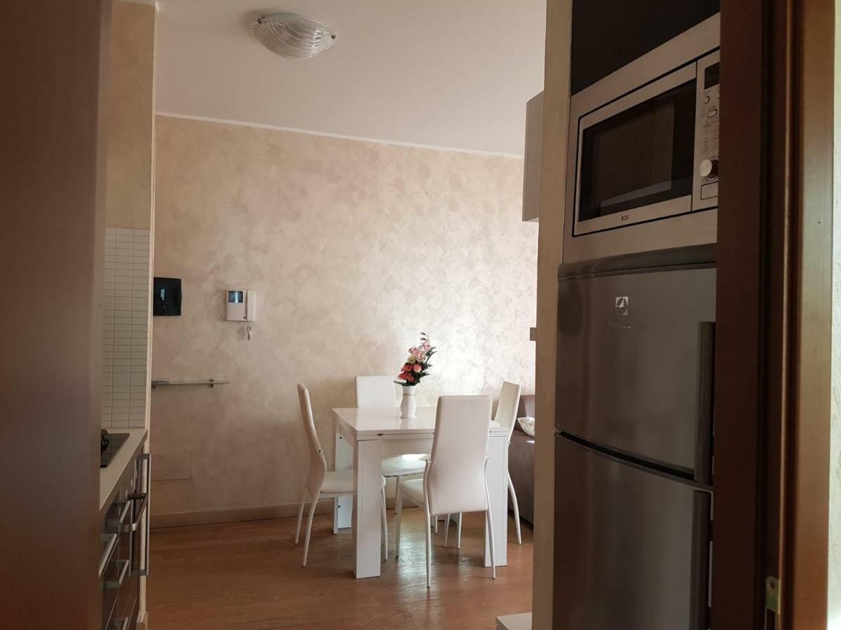 Milano Malpensa Grandi Ap Appartement Gallarate Buitenkant foto